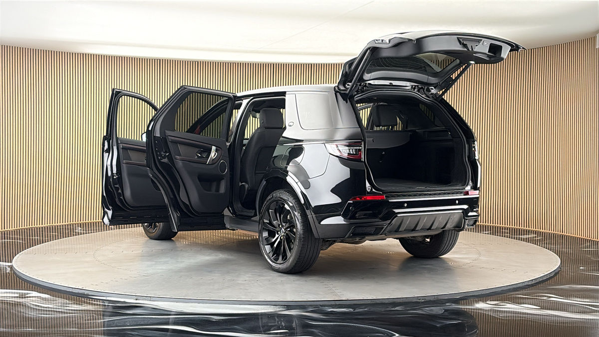 Land Rover Discovery Sport Image 23