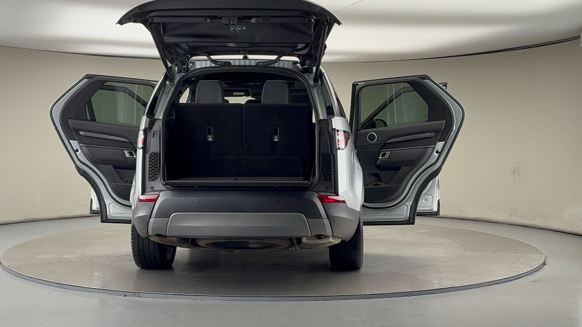 More views of Land Rover Discovery