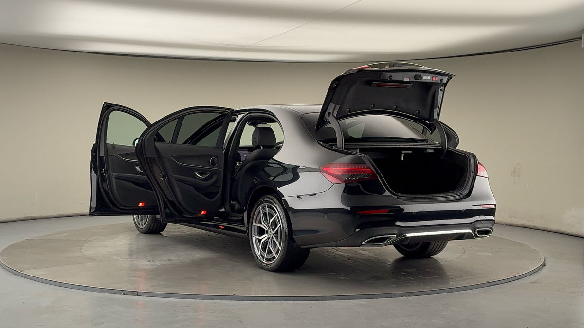 Mercedes-Benz E Class Image 23