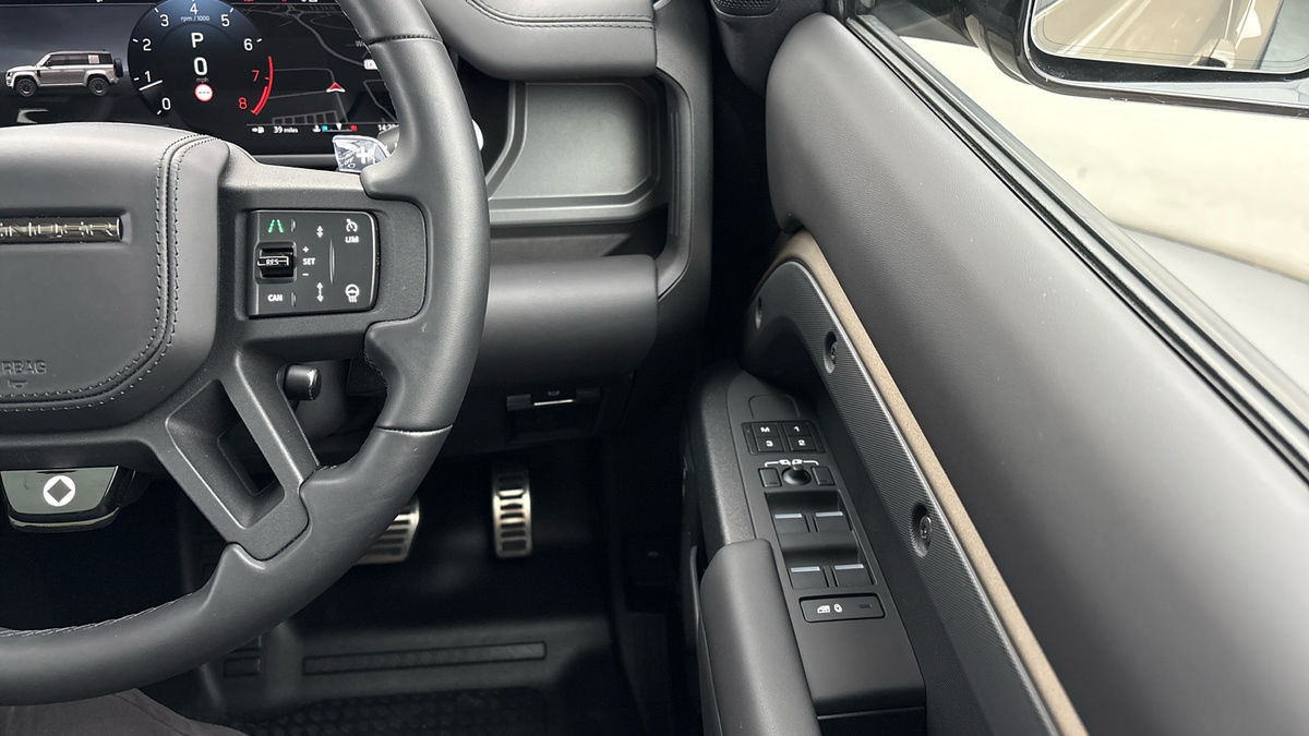 Land Rover Defender 110 Urban Image 14