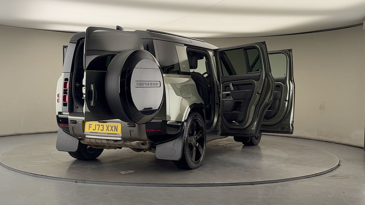 More views of Land Rover Defender 110