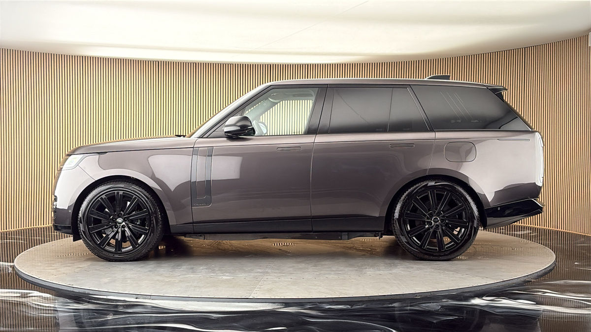 More views of Land Rover Range Rover