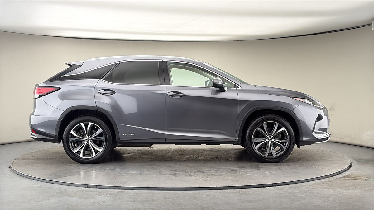Lexus RX Image 16