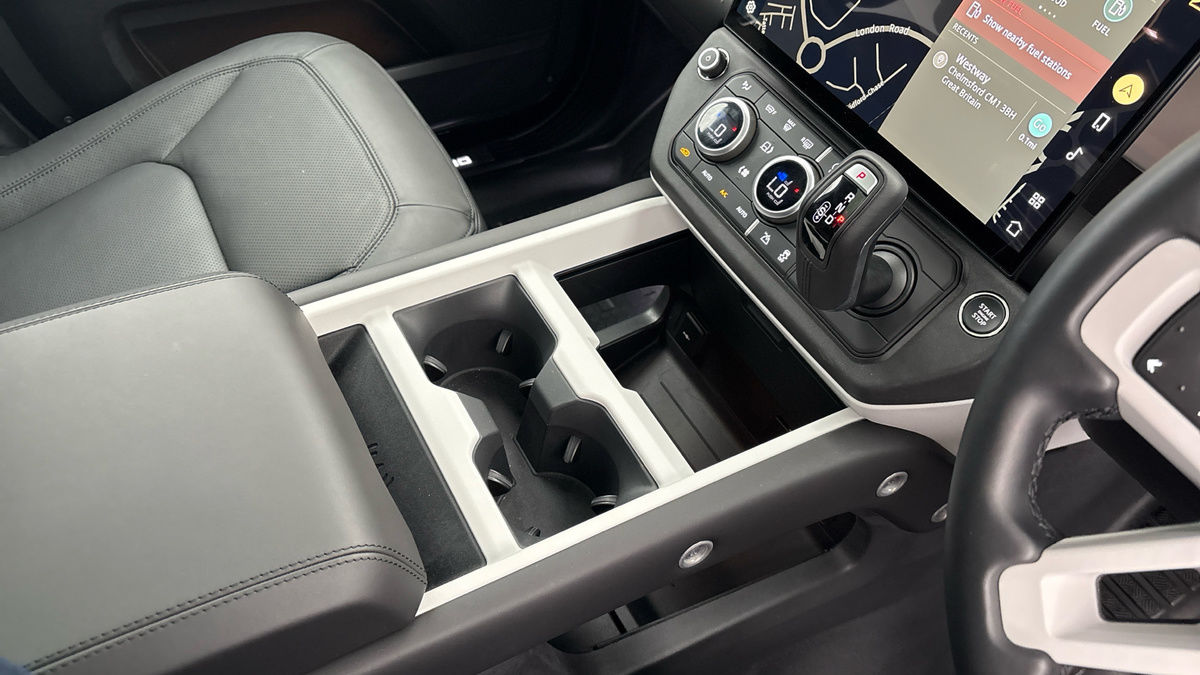 Land Rover Defender 110 Urban Image 18