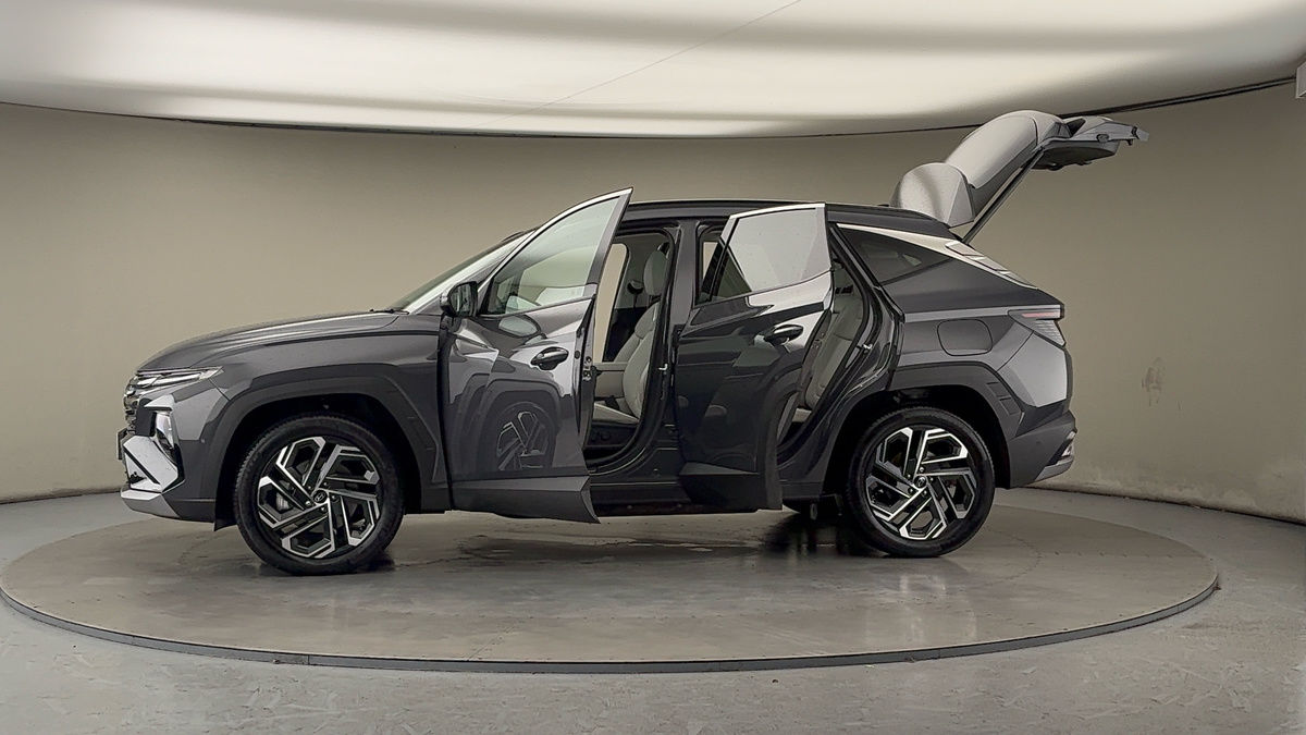 More views of Hyundai TUCSONix35