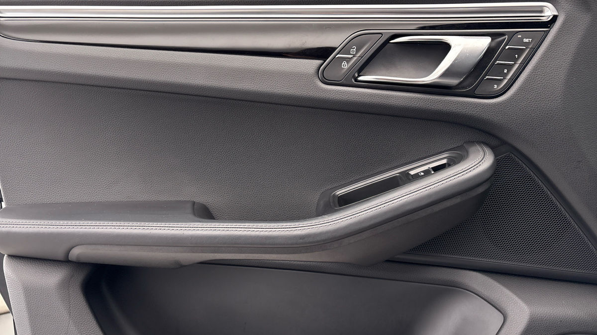 Porsche Macan Image 19