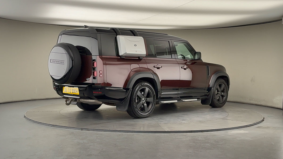 Land Rover Defender 130 Image 21