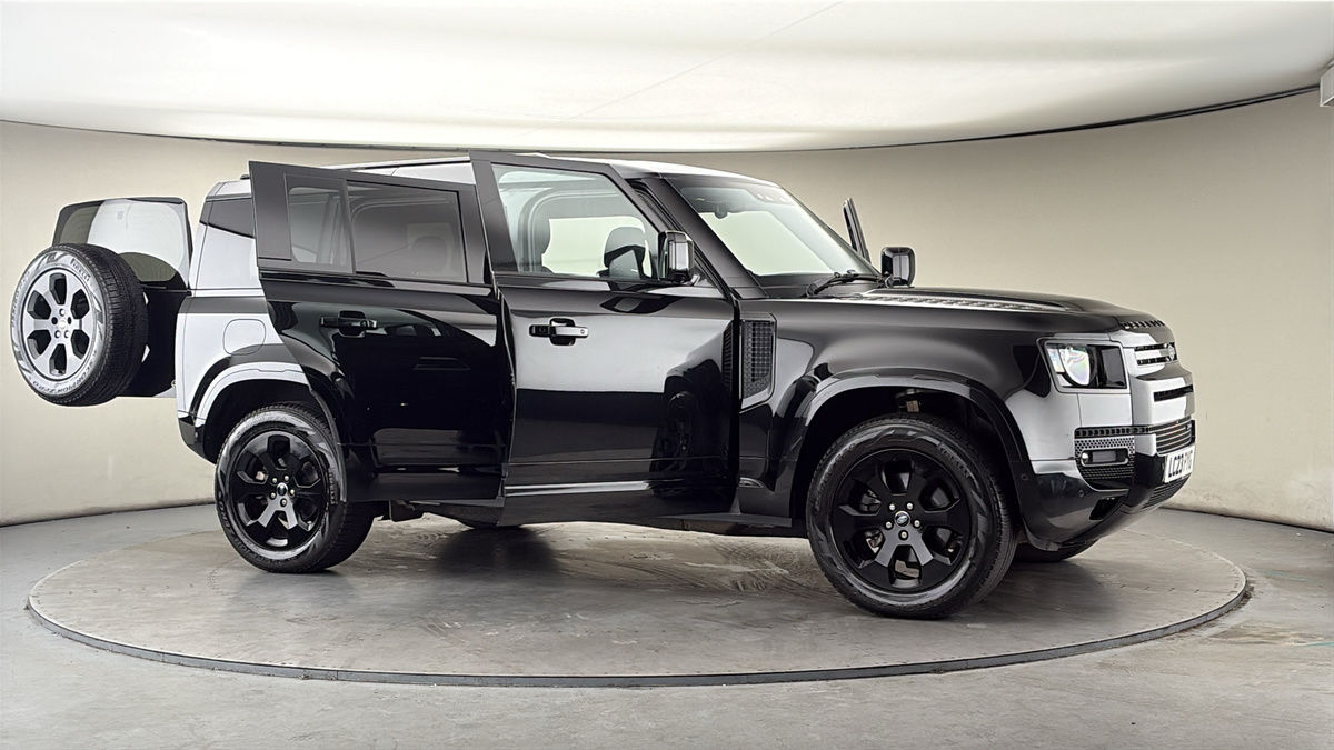 More views of Land Rover Defender 110