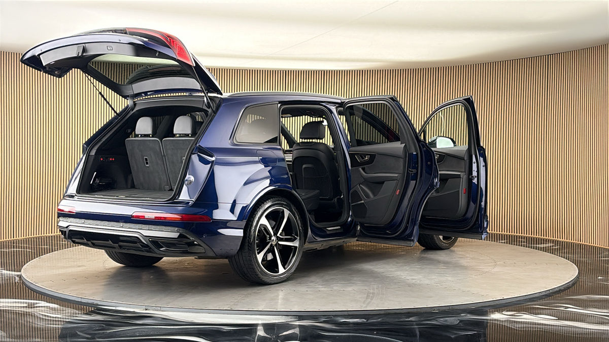 More views of Audi Q7