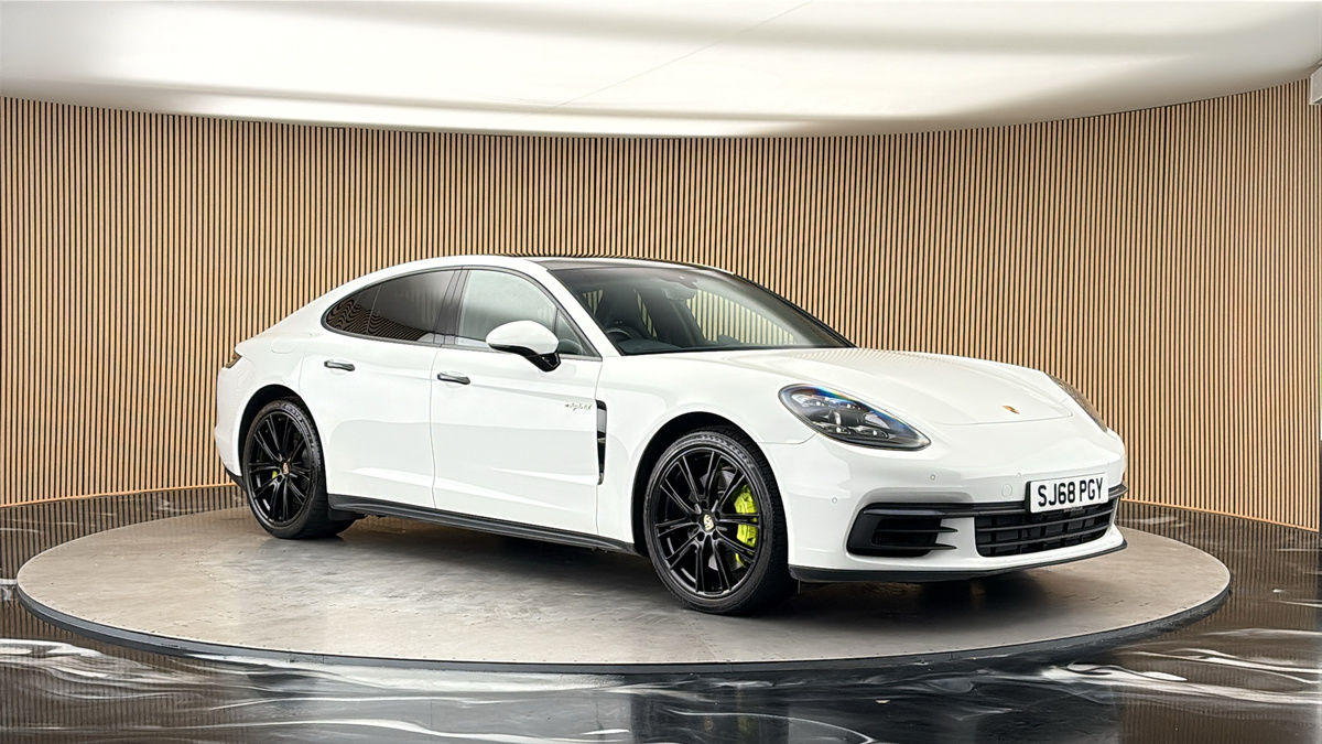 More views of Porsche Panamera