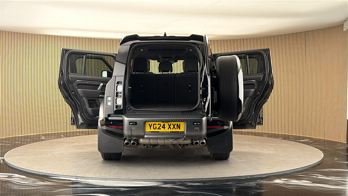 More views of Land Rover Defender 110