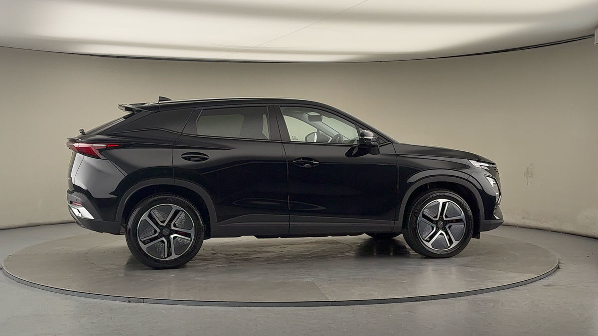 More views of Omoda 5