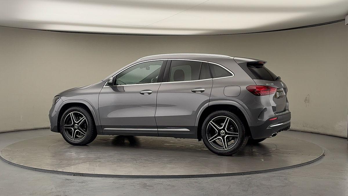 More views of Mercedes-Benz GLA