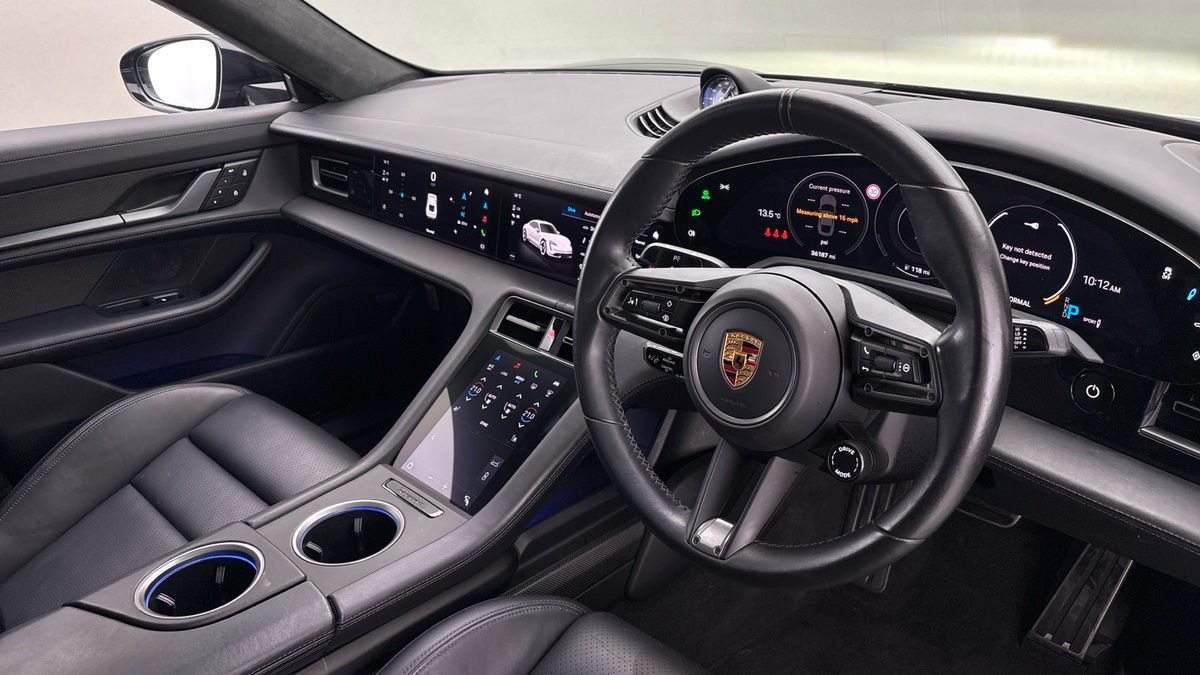 Porsche Taycan Image 9