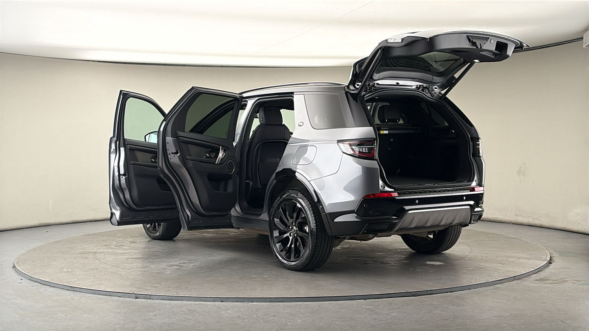 Land Rover Discovery Sport Image 23