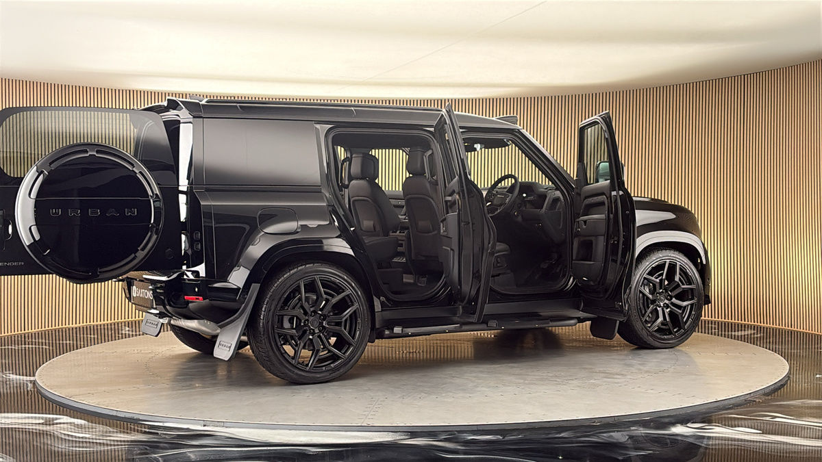 More views of Land Rover Defender 110