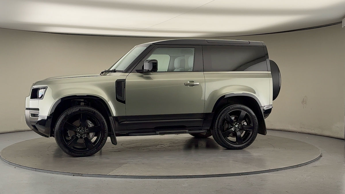 More views of Land Rover Defender 90