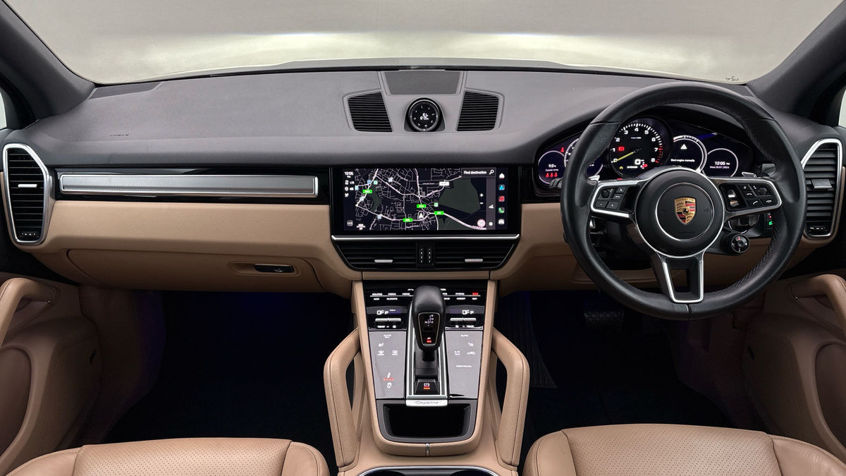 Porsche Cayenne Image 12