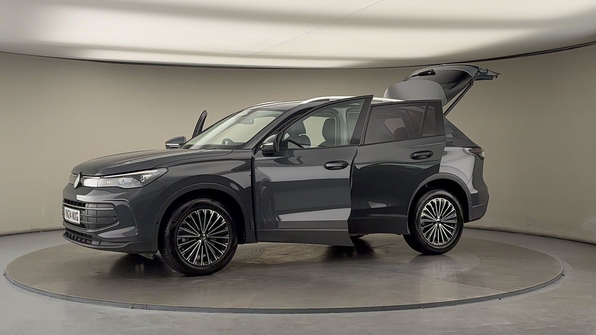 More views of Volkswagen Tiguan