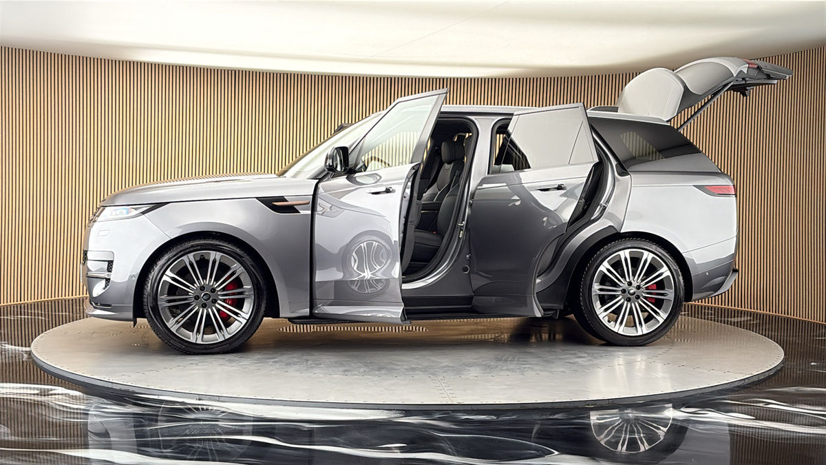 More views of Land Rover Range Rover Sport