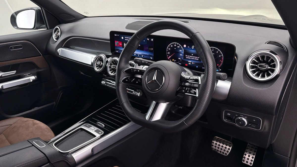 Mercedes-Benz GLB Image 5