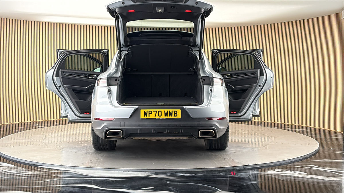 More views of Porsche Cayenne