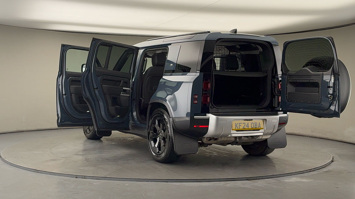 Land Rover Defender 110 Urban Image 23