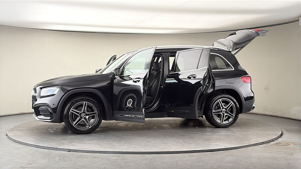 More views of Mercedes-Benz GLB