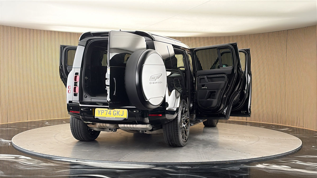 More views of Land Rover Defender 110