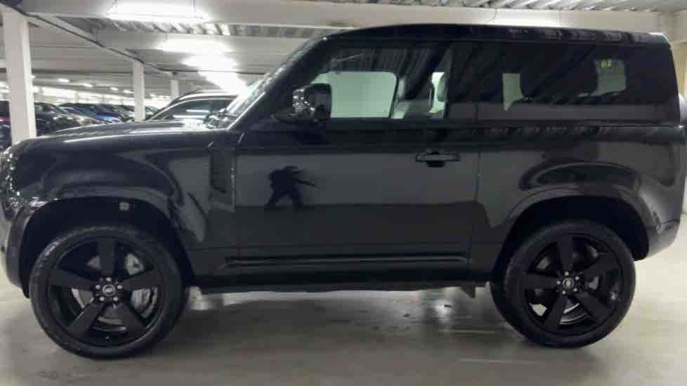 More views of Land Rover Defender 90