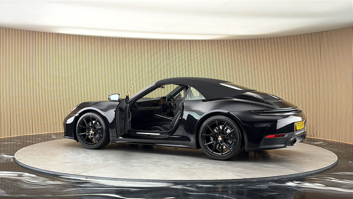 More views of Porsche 911