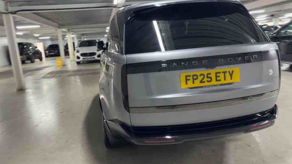 More views of Land Rover Range Rover