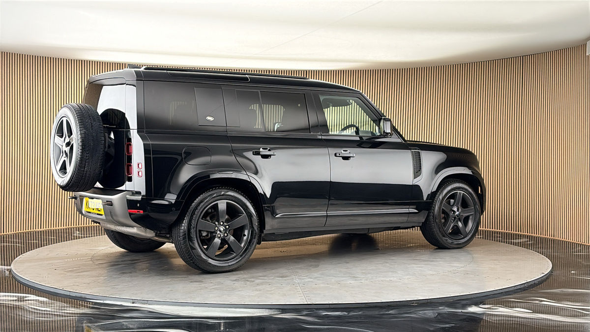 More views of Land Rover Defender 110