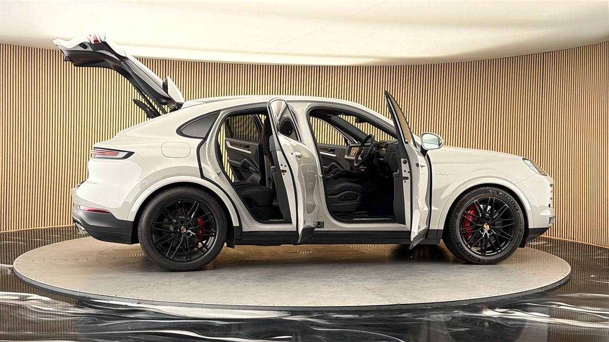 More views of Porsche Cayenne