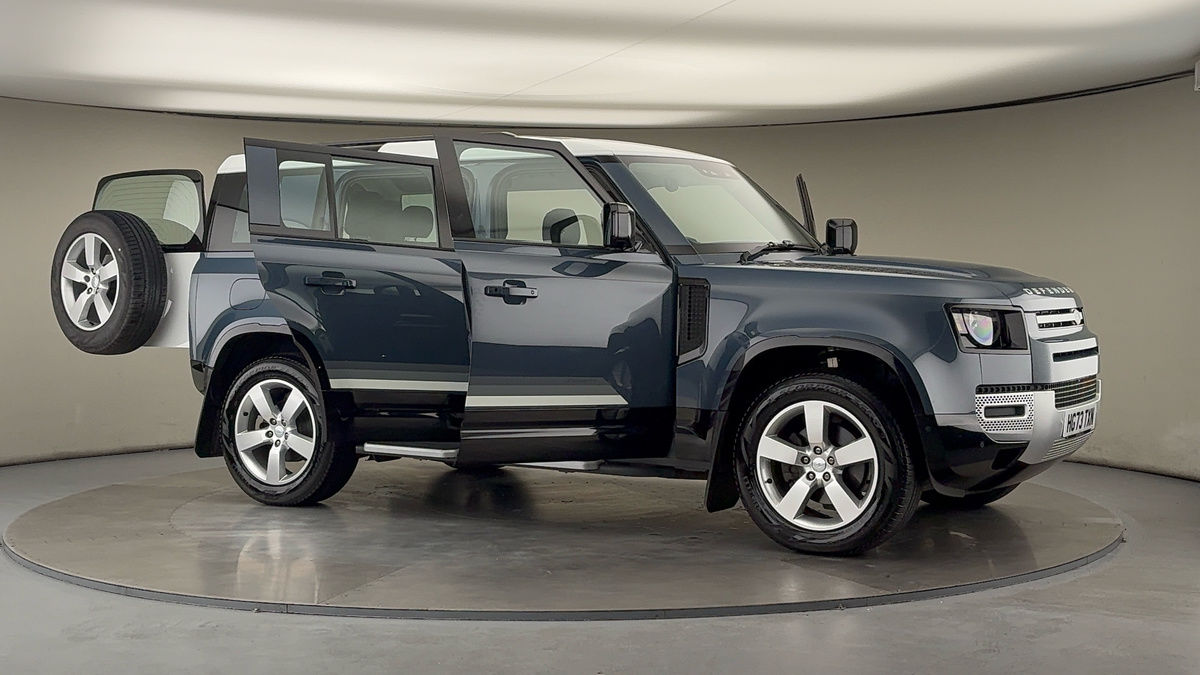 More views of Land Rover Defender 110