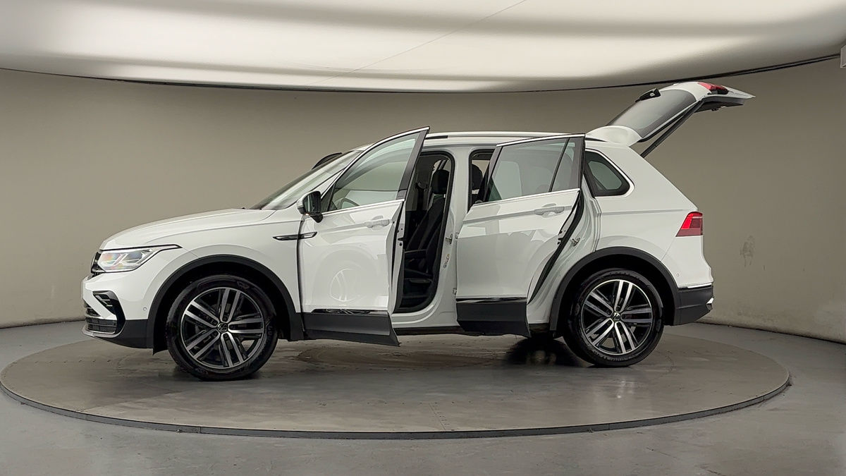 More views of Volkswagen Tiguan