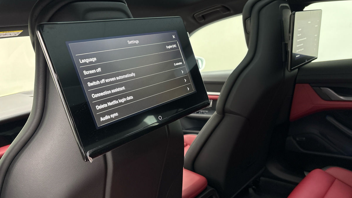 Porsche Taycan Image 26