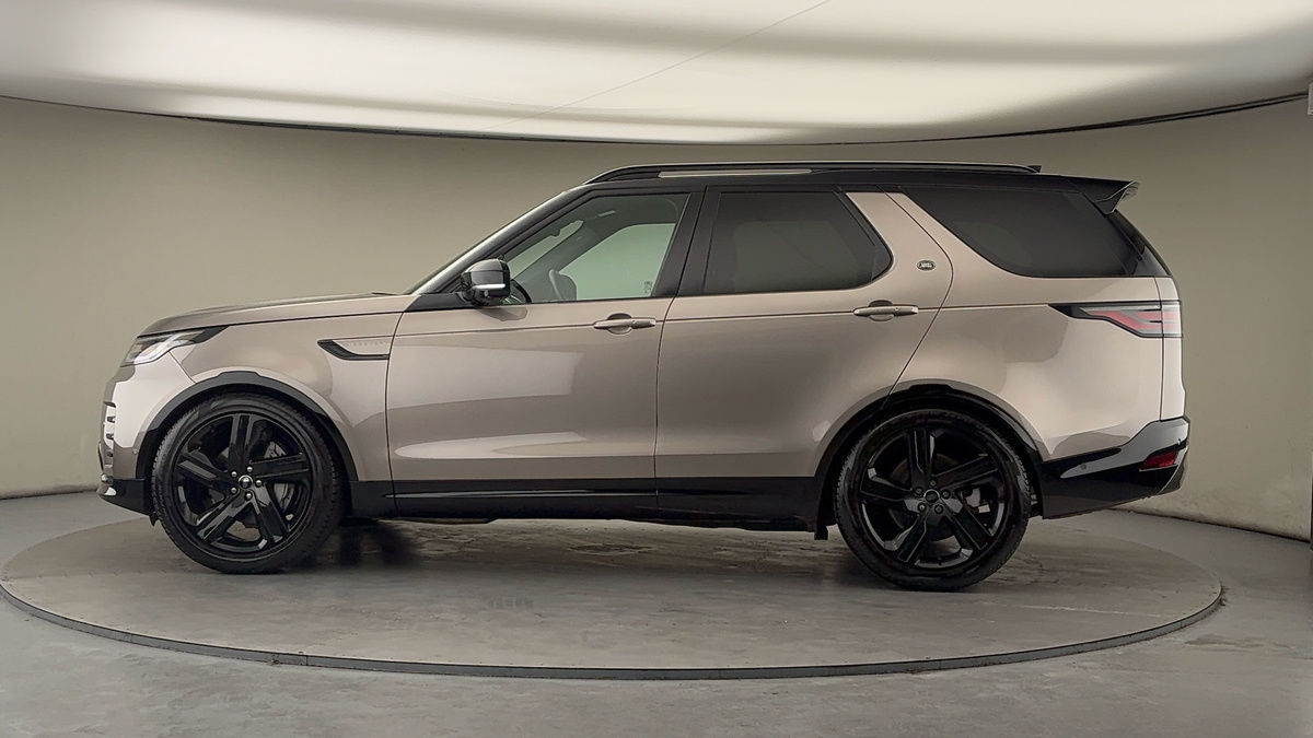 More views of Land Rover Discovery