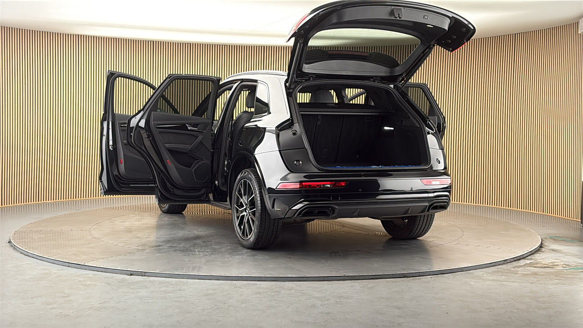 More views of Audi Q5