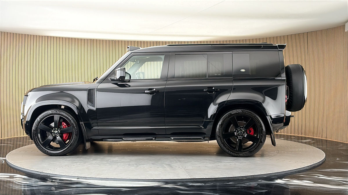 More views of Land Rover Defender 110