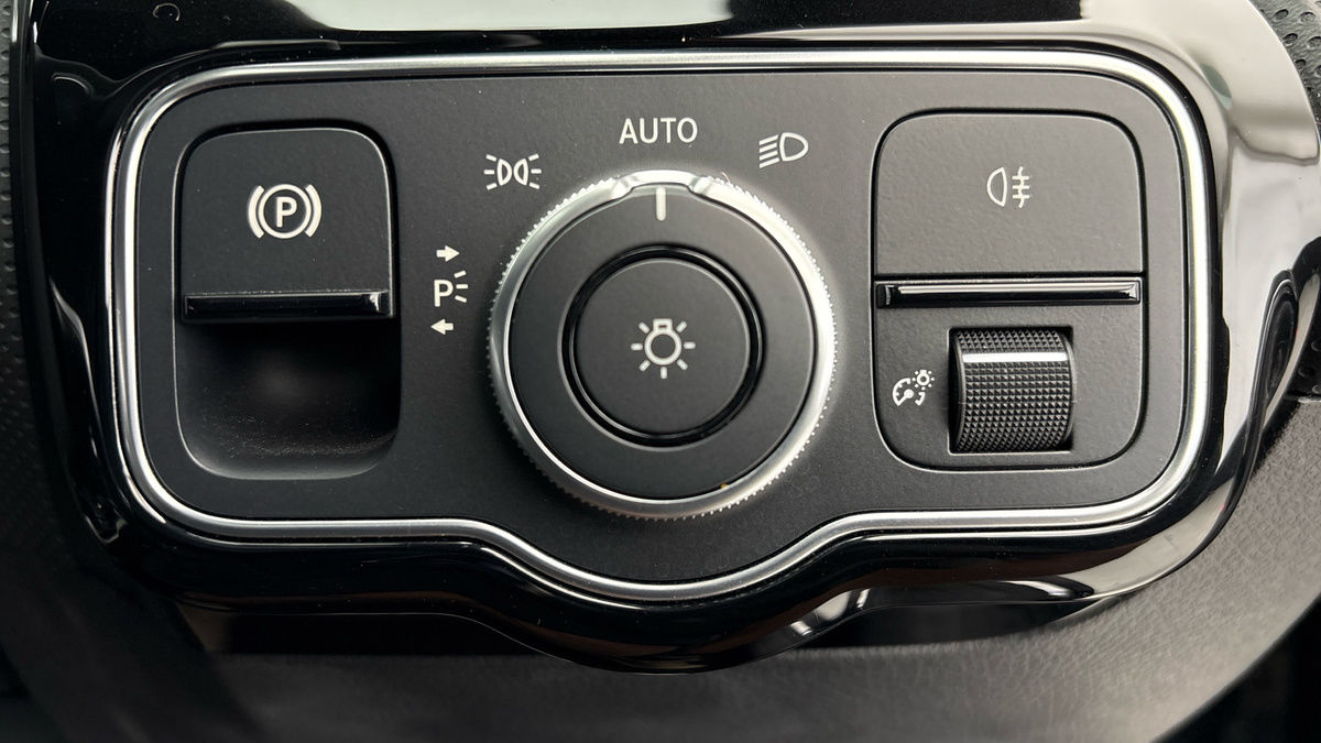 Mercedes-Benz CLA Image 27