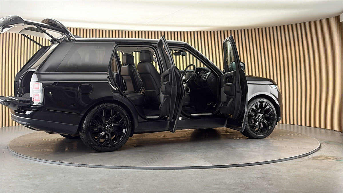 More views of Land Rover Range Rover