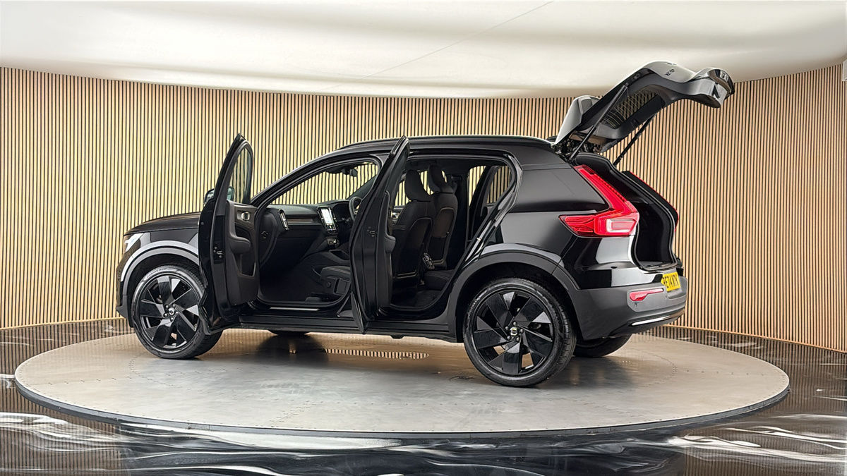 More views of Volvo XC40