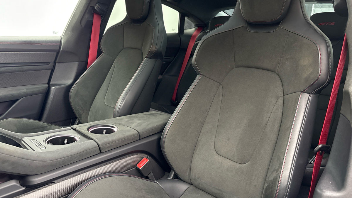 Porsche Taycan Image 7