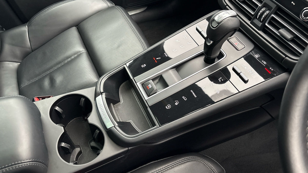 Porsche Macan Image 18