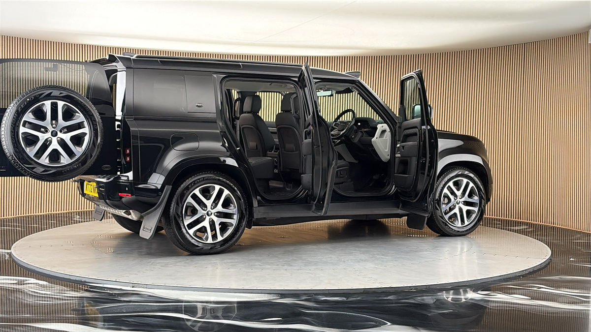 More views of Land Rover Defender 110