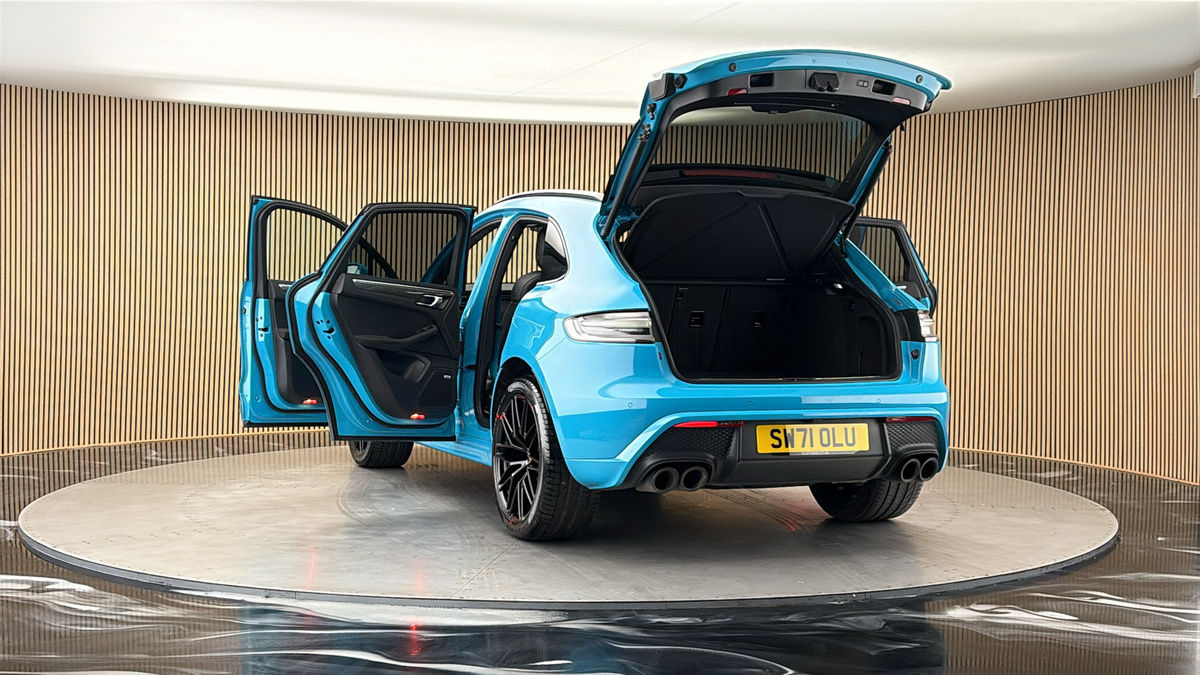 More views of Porsche Macan
