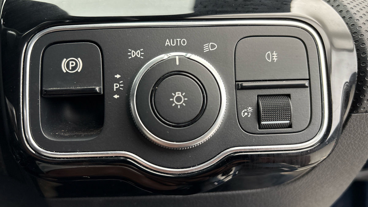 Mercedes-Benz CLA Image 27