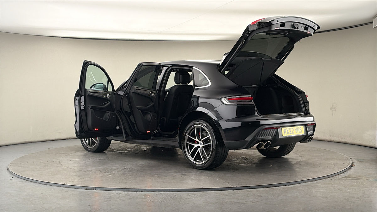 More views of Porsche Macan