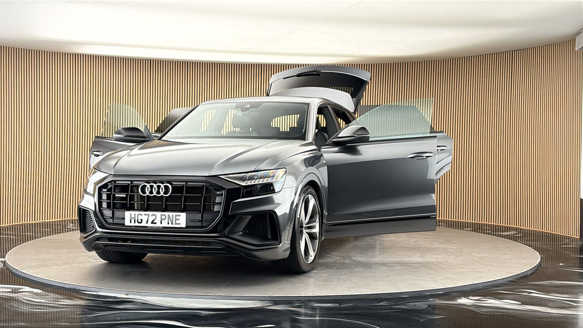More views of Audi Q8